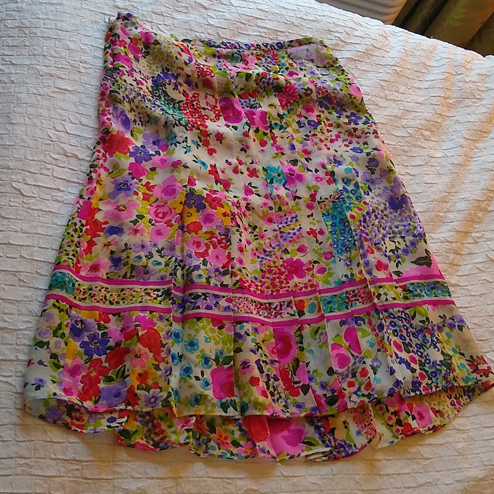 Leonard Paris pleated floral silk skirt size 40/ US 4-6 - Picture 7 of 8